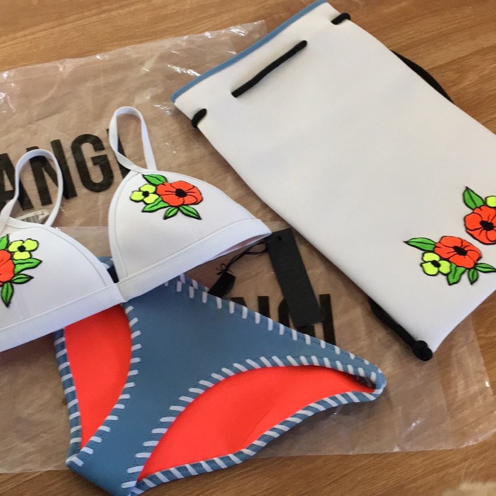 NEW/NEVER WORN/ NWT TRIANGL BATHING SUIT